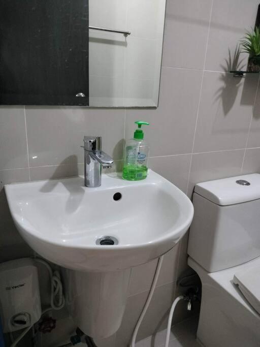 Cubao Manhattan Heights, Unit 8Bc Tower B, 1 Br Манила Екстериор снимка