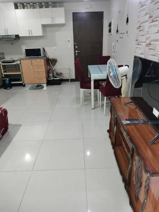 Cubao Manhattan Heights, Unit 8Bc Tower B, 1 Br Манила Екстериор снимка