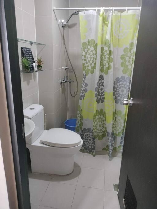 Cubao Manhattan Heights, Unit 8Bc Tower B, 1 Br Манила Екстериор снимка